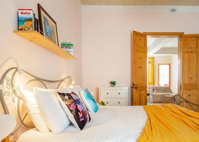 Sunny Apartment Sliema